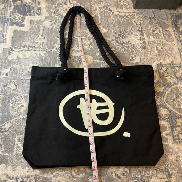 Iceland Gallery Reykjavik Black Tote Bag - Picture 2 of 3